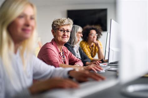 Computer Classes For Seniors 7 Courses To Improve Your Skills Snug