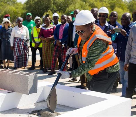 porto de angoche custa  milhoes de dolares financiados pela badea