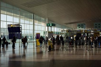 Cancelaciones Y Retrasos En El Aeropuerto De Barcelona Por Lluvias