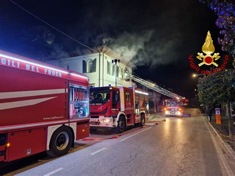 Fuoco In Un Condominio Di Cormons Due Persone In Ospedale Il Goriziano