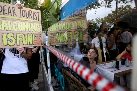 Anti Tourism Protests In Spain Spread To Barcelona World Chinadaily