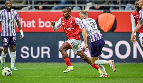 SDR TFC 2 3 les Rémois s inclinent d une longueur Stade de Reims