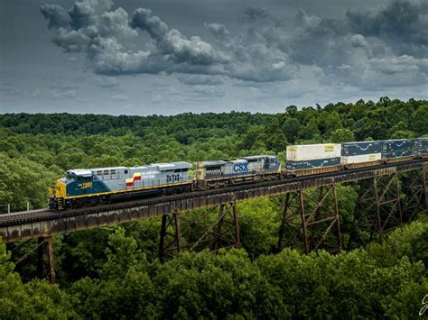 CSX Heritage Series Locomotives The Seaboard System Unit At Gum Lick