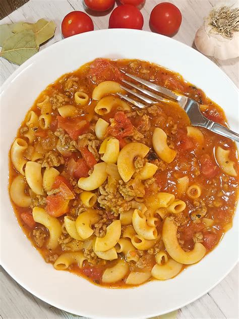 One Pan Easy Beef Goulash With Fire Roasted Tomatoes Jetts Kitchen