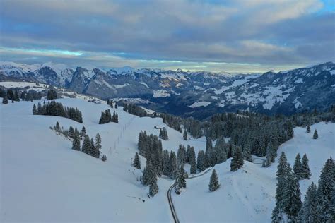 Gstaad Svizzera 15 Luoghi Da Sogno Da Visitare E Suggerimenti Per Le