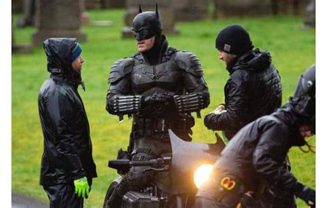 Fotos De Bastidores Revelam Uniforme Do Batman Em Novo Filme Olhar