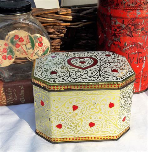 Vintage Tin English Red Heart Metal Box Daher Biscuit Tins Hinge Lid Cottage Chic French