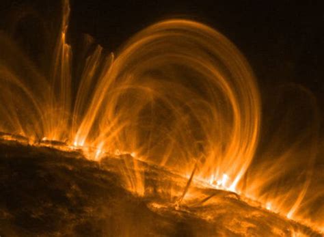 Los Bucles De La Corona Solar Podrían No Ser Más Que Una Ilusión óptica