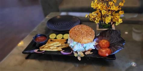 Revive Cafe Gaur City Greater Noida Zomato