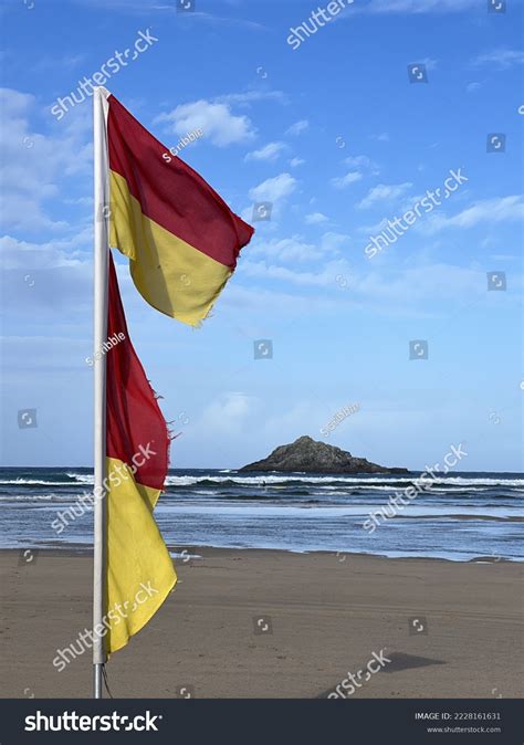 184 Red Yellow Beach Flag Uk Images, Stock Photos & Vectors | Shutterstock