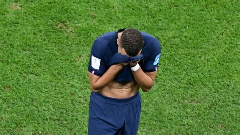 WM Finale Kylian Mbappé wird erst zum Helden und dann zum traurigen