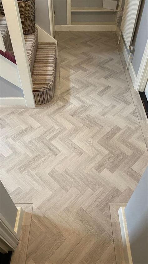 Amtico Spacia Small Herringbone In Iced Oak