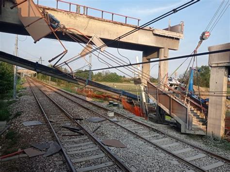 Metropolitana Milano Linea Verde Bloccata Tra Cernusco E Gessate Una