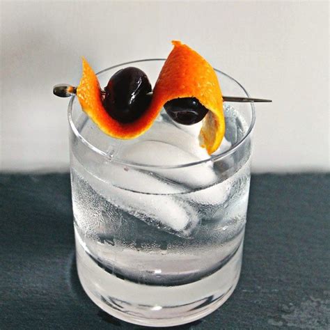 5 Easy Ways To Garnish With An Orange Rhubarbarians Drink