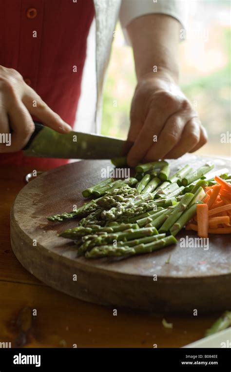 Chopping of vegetables in preparation for a meal Stock Photo - Alamy