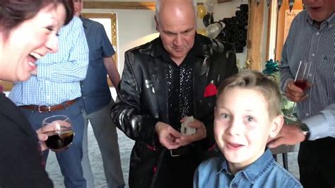 Henrytmc Gets Tricked Magician Chris Hare Does An Amazing Card Trick