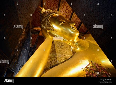 Der Liegende Buddha In Der Tempelanlage Des Wat Pho In Der Hauptstadt