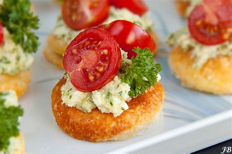 Carolines blog Canapé met tomaatjes en feta pesto