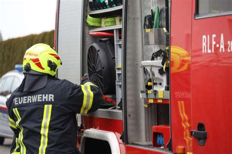 Feuerwehr Bei Chlorgasaustritt In Pucking Im Einsatz