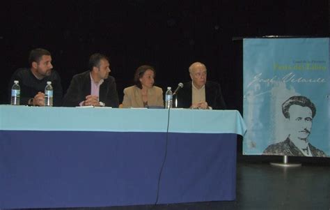 Juan Bermúdez Alcalde De Conil De La Frontera Homenaje A José Velarde