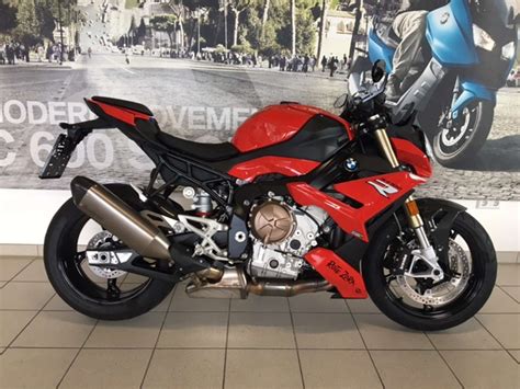 BMW S 1000 R Naked Bike in Rot gebraucht in Wangen für 16 500