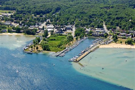 Suttons Bay Village Marina In Suttons Bay Mi United States Marina