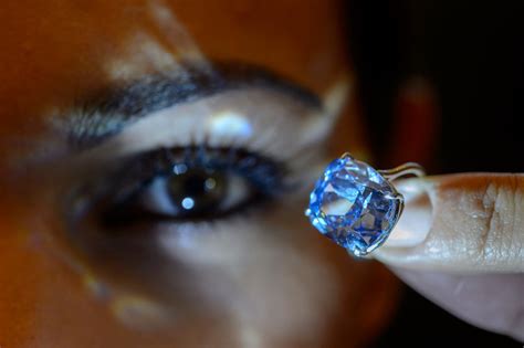 Rare Blue Diamond Sells For Record 48 5 Million At Auction Nbc News