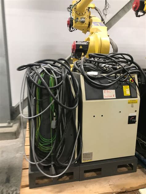 5 Fanuc 200kg Palletizing Robot R 200ib100h