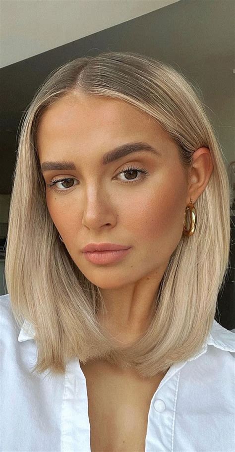 33 Cute Blonde Hair Color Trends 2022 Middle Part Lob Blonde Haircut