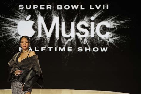 Rihanna promises a ‘jam-packed’ Super Bowl halftime show – Metro US