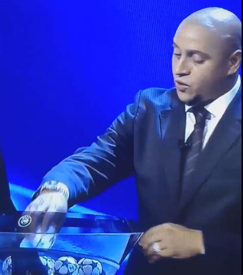 Roberto Carlos E O Gesto Que Gerou Pol Mica Nas Redes Sociais