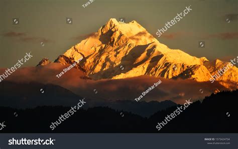 863 Kanchenjunga sunrise Images, Stock Photos & Vectors | Shutterstock