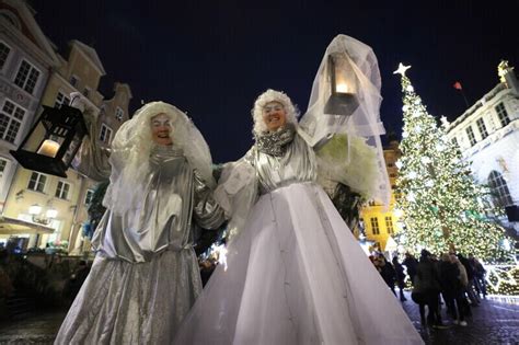 Wśród nocnej ciszy zabrzmiało na Długim Targu Życzenia podczas