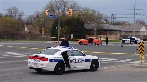 Mississauga Collision Sends 2 People To Hospital Peel Police Say Cbc