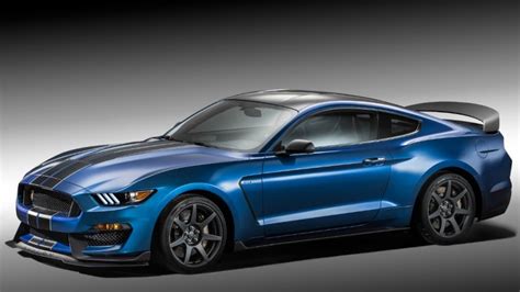 Shelby GT350R Mustang: Most Track-Capable Production Mustang Ever Built ...