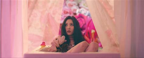 Sunmi Pics On Twitter Sunmi Just Released Her Video For Gashina