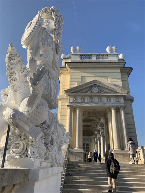 Trois Jours Vienne Les Palais Sakartonn