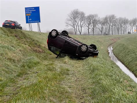 Auto Belandt Op De Kop Bij Verkeersongeluk Ten Post Oog Groningen