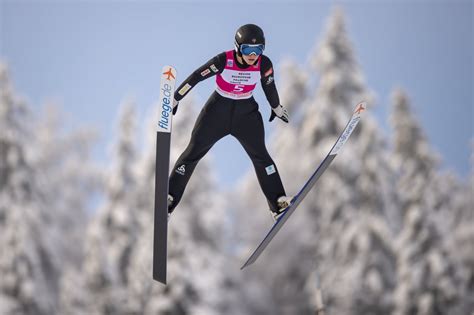 Saut à ski Coupe du Monde féminine Joséphine Pagnier de plus en plus