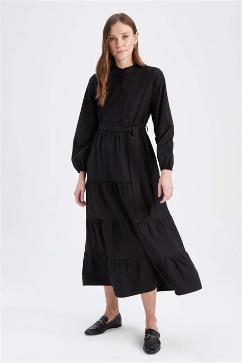 Black Woman Crew Neck Basic Belted Long Sleeve Poplin Maxi Dress