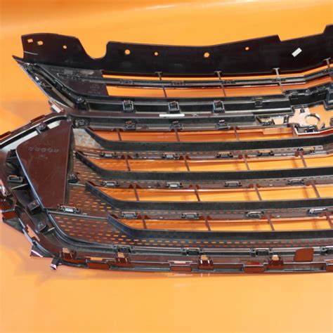 Chevy Traverse Grille 2018 2019 2020 2021 Chrome 23376134 Oem