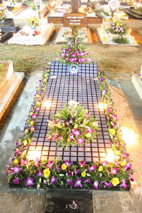 44 Top Images Unique Grave Decorations Personalizing Gravesites The