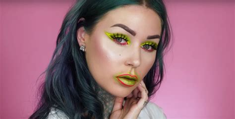 Neon Eyeliner How To Pull Off The Instagram Trend Allure