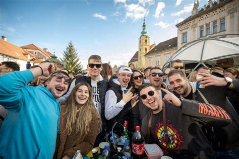 Foto Kola Podnevnog Do Eka Nove Godine U Samoboru Radiosamobor Hr