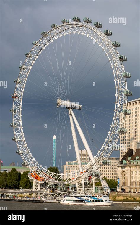 UK, England, London. London Eye Ferris Wheel, Millennium Wheel, Thames ...