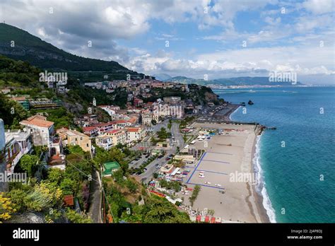 Arquitectura Paisajes Y Playas De La Ciudad De Maiori En La Costa De