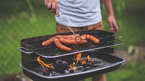 Barbecue à gaz ou au charbon que choisir pour cet été Une Fille