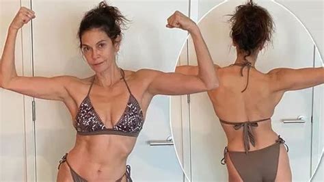 9 Hot Sexy Tory Hatcher Bikini Pics