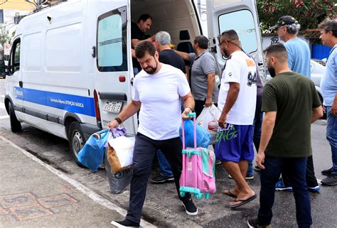 Prefeito E Equipes Acompanham Recep O De Donativos S Fam Lias