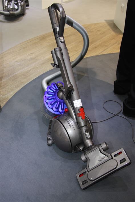 Ifa Dyson To Unveil Dyson Ball Dc A Cylinder Vacuum